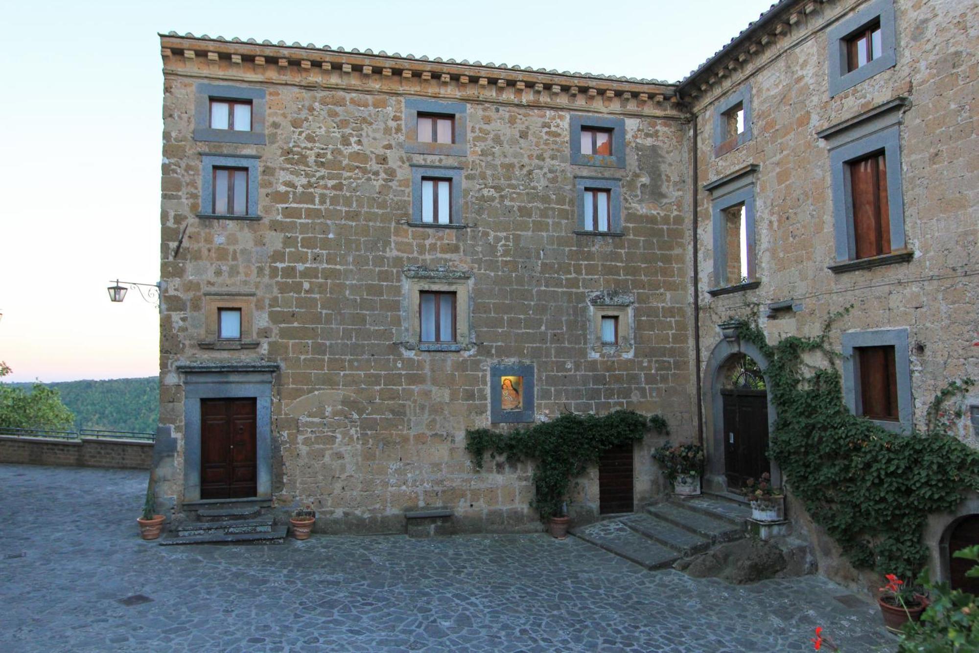 La Rocca - Palazzo Pallotti Lubriano Extérieur photo